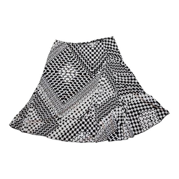 Passports Black and White Elastic Waist Flowy Skirt Large - Picture 5 of 8